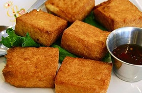 Sült fűszeres tofu (Indonézia)